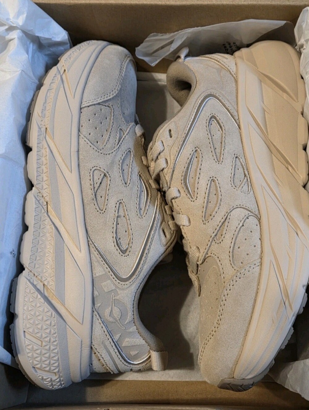 Hoka One One HOKA Clifton L Suede Country Air US Womens Sz  6 and a US Mens Sz 5 - Picture 4 of 9